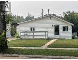 1121 8 Avenue, Wainwright, Ca
