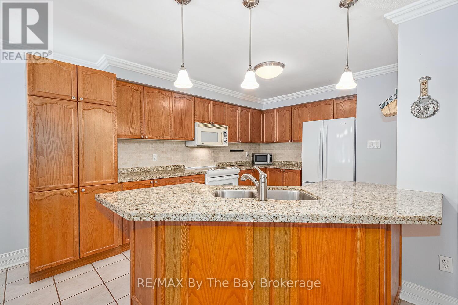 7 Trailwood Place, Wasaga Beach, Ontario  L9Z 1M6 - Photo 16 - S11905666