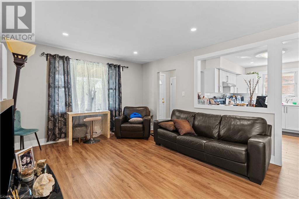 17 Prestwick Avenue, St. Catharines, Ontario  L2P 2E5 - Photo 10 - 40683099