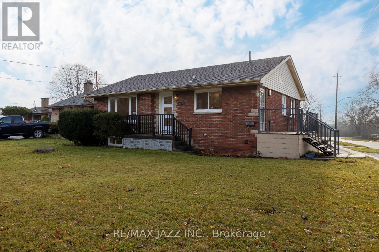 Main - 685 Emerson Avenue, Oshawa, Ontario  L1H 3L2 - Photo 2 - E11909207