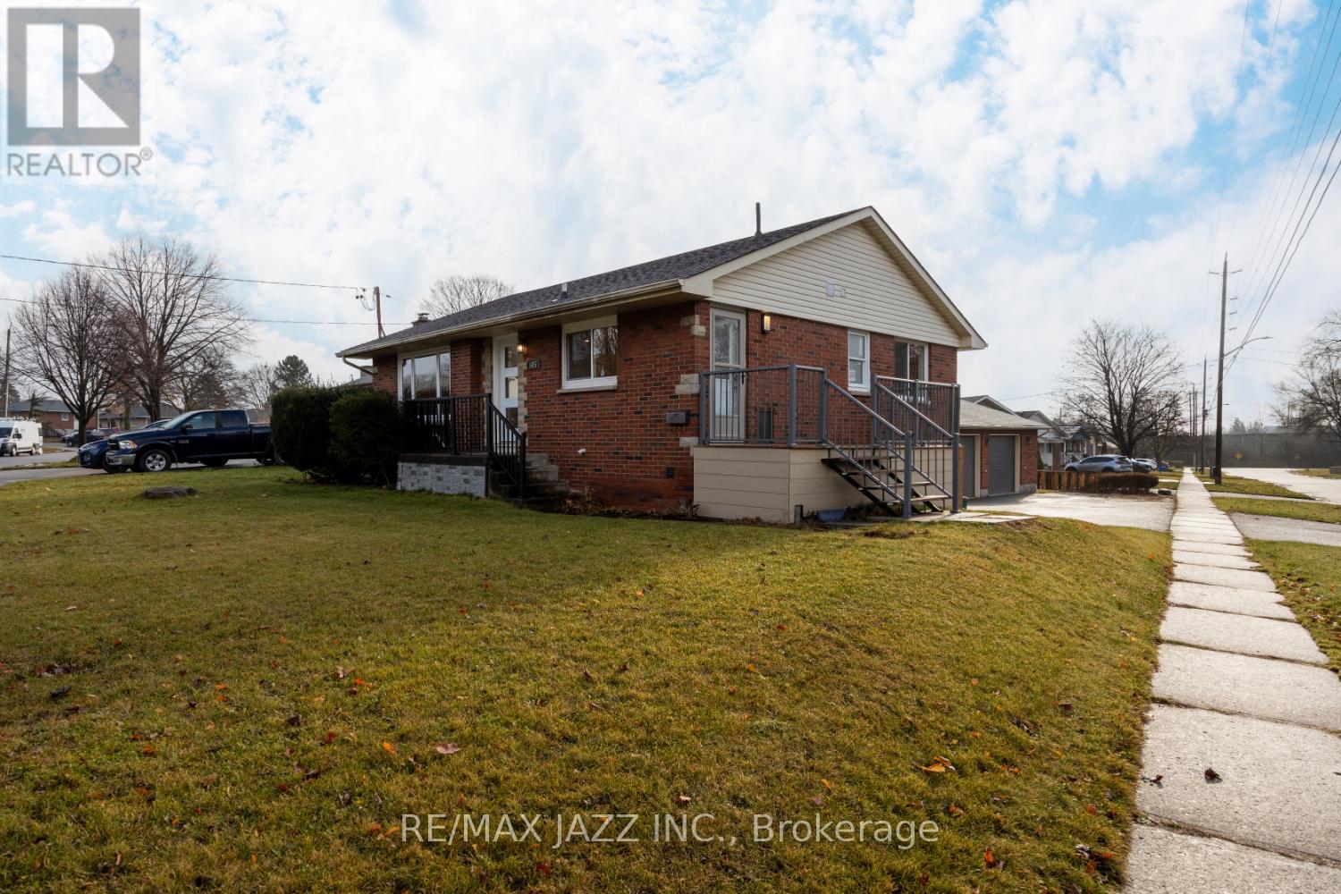 Main - 685 Emerson Avenue, Oshawa, Ontario  L1H 3L2 - Photo 3 - E11909207