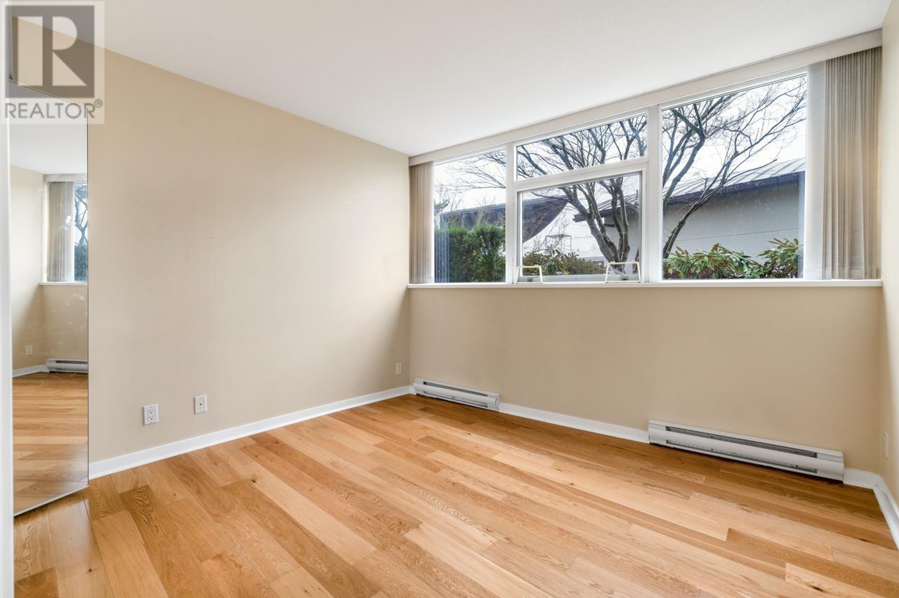 Listing Picture 15 of 26 : 406 2225 HOLDOM AVENUE, Burnaby / 本拿比 - 魯藝地產 Yvonne Lu Group - MLS Medallion Club Member