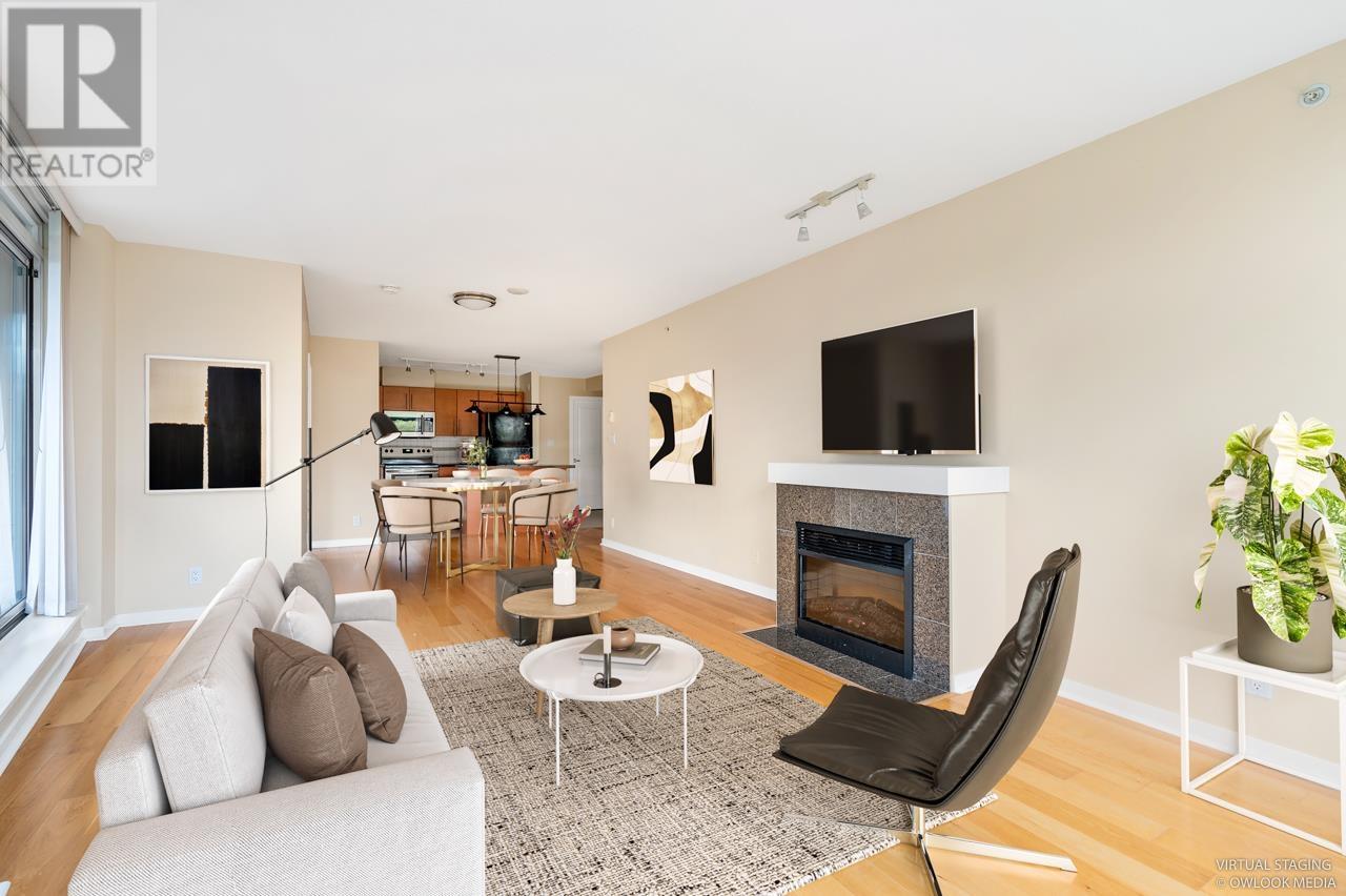 Listing Picture 3 of 26 : 406 2225 HOLDOM AVENUE, Burnaby / 本拿比 - 魯藝地產 Yvonne Lu Group - MLS Medallion Club Member