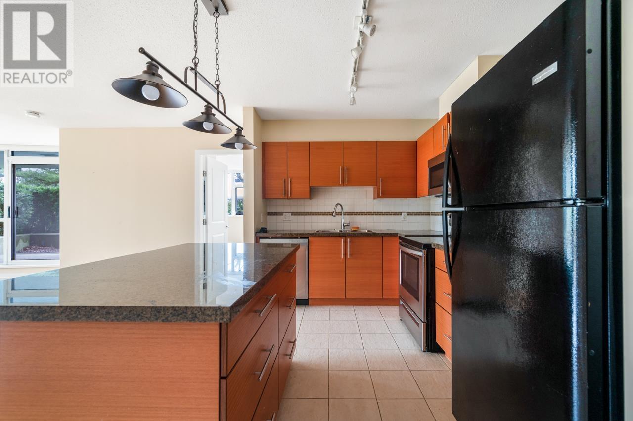 Listing Picture 7 of 26 : 406 2225 HOLDOM AVENUE, Burnaby / 本拿比 - 魯藝地產 Yvonne Lu Group - MLS Medallion Club Member