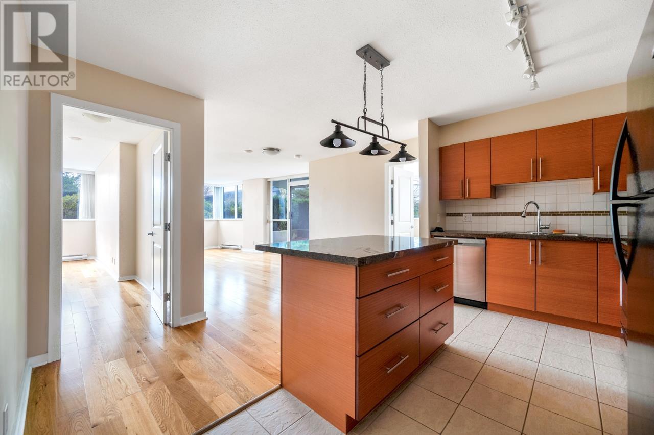 Listing Picture 6 of 26 : 406 2225 HOLDOM AVENUE, Burnaby / 本拿比 - 魯藝地產 Yvonne Lu Group - MLS Medallion Club Member
