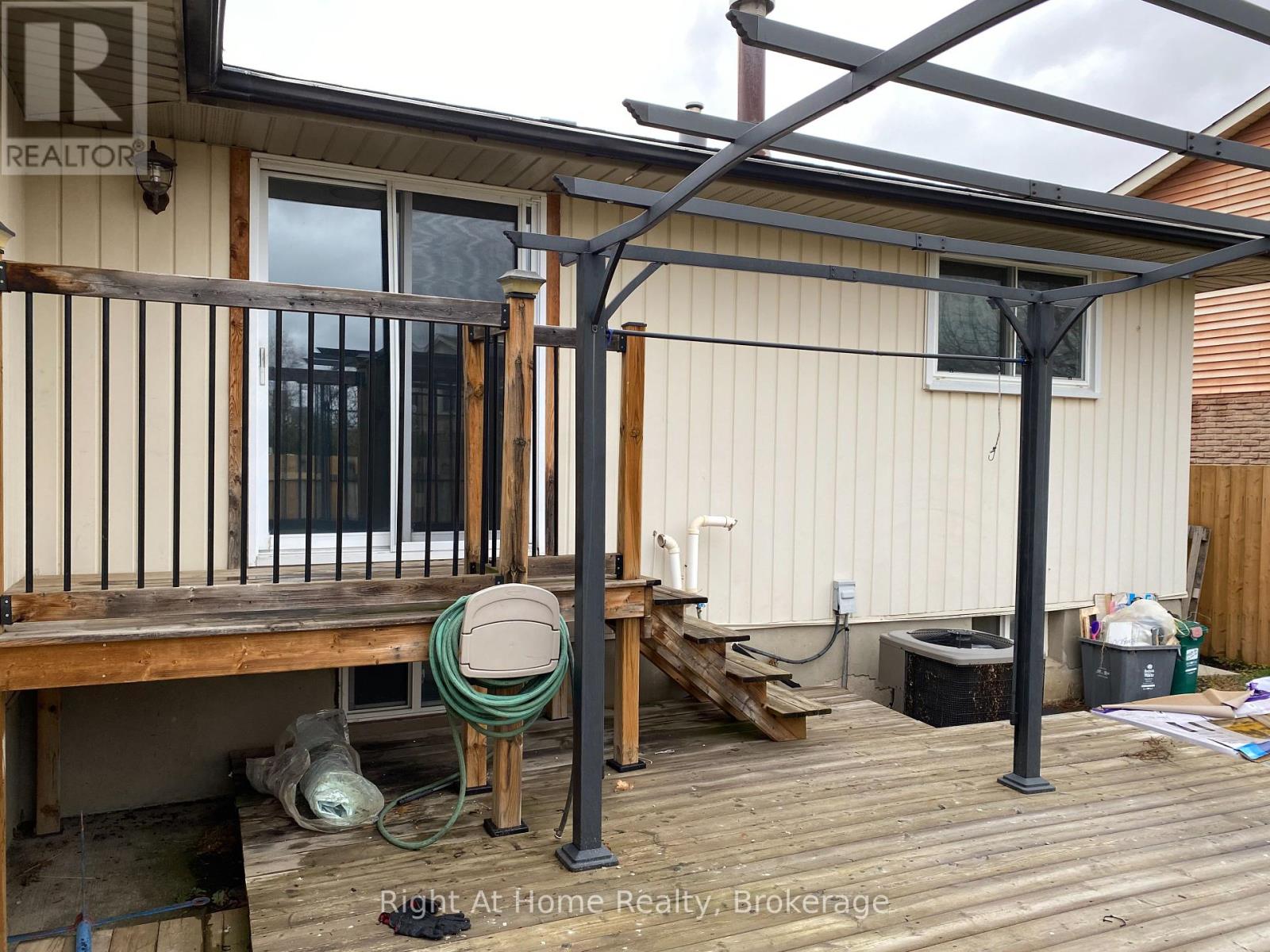 Upper - 130 Rockwood Avenue, St. Catharines (455 - Secord Woods), Ontario  L2P 3R8 - Photo 18 - X11909198