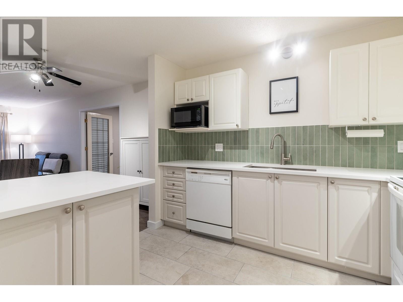 121 2551 Parkview Lane, Port Coquitlam, British Columbia  V3C 6J8 - Photo 8 - R2951819