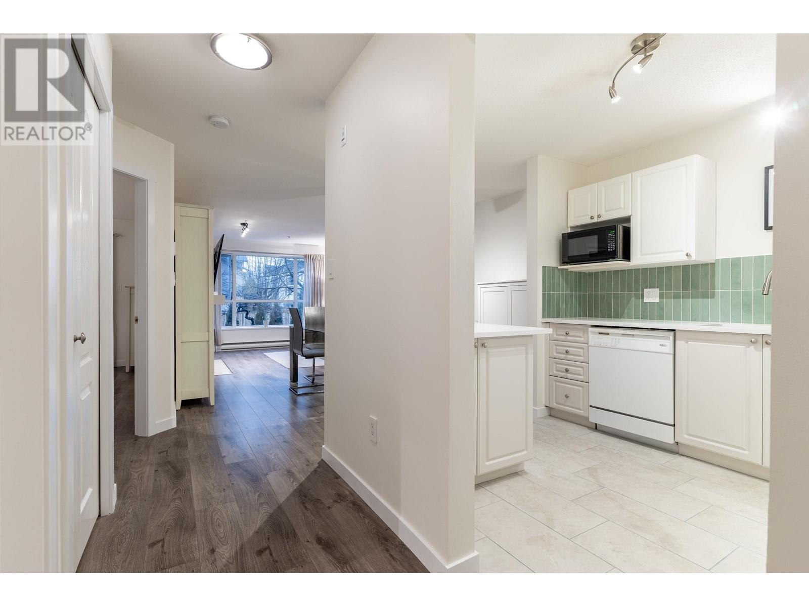 121 2551 Parkview Lane, Port Coquitlam, British Columbia  V3C 6J8 - Photo 6 - R2951819