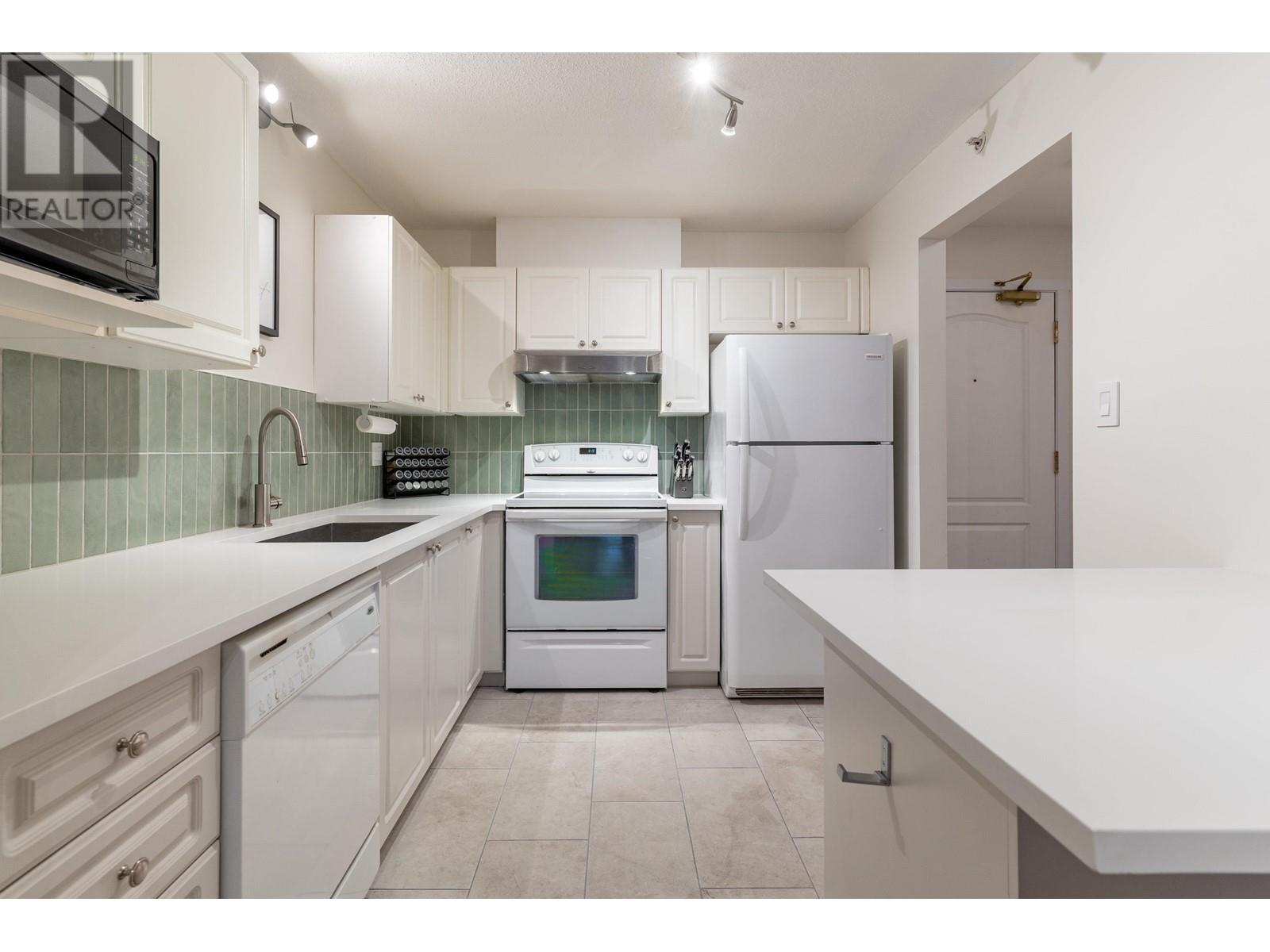 121 2551 Parkview Lane, Port Coquitlam, British Columbia  V3C 6J8 - Photo 10 - R2951819