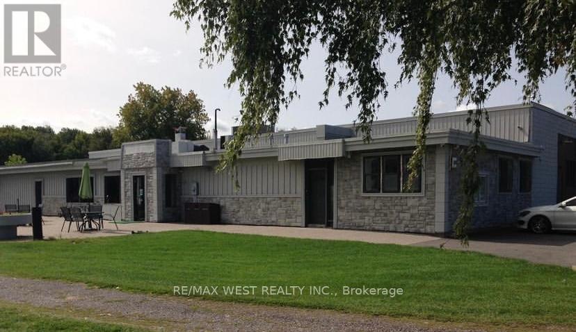 424 PENETANGUISHENE ROAD, Springwater, Ontario
