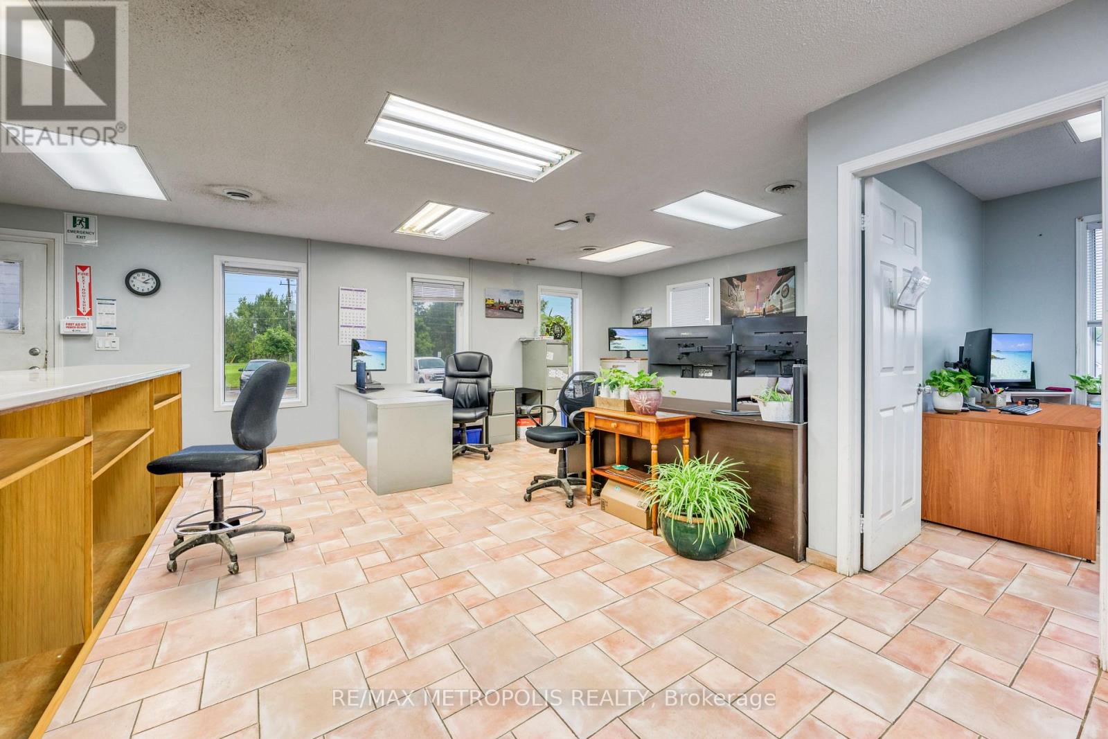 4320 Discovery Line, Petrolia, Ontario  N0N 1R0 - Photo 8 - X11909161