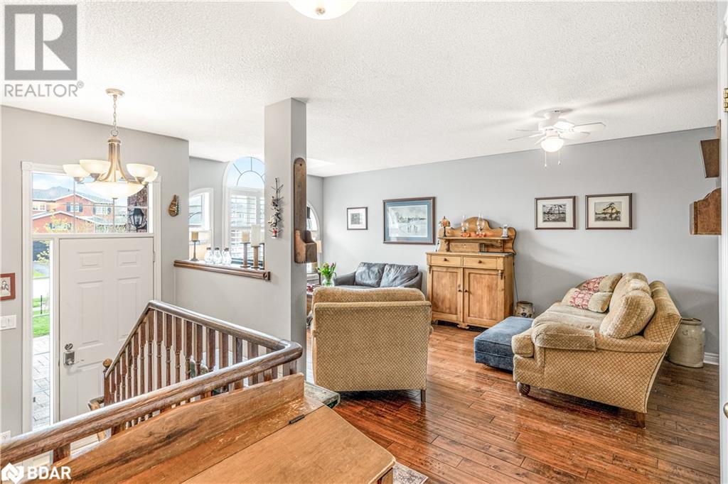 112 Crompton Drive, Barrie, Ontario  L4M 6N9 - Photo 3 - 40687867