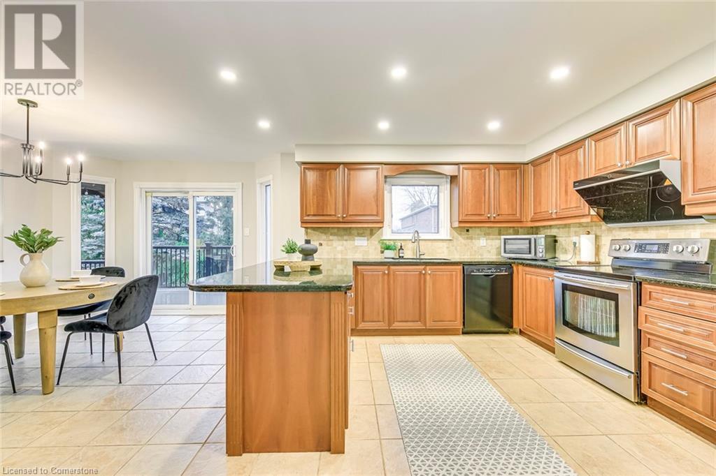 435 March Crescent, Oakville, Ontario  L6H 5X7 - Photo 14 - 40669103