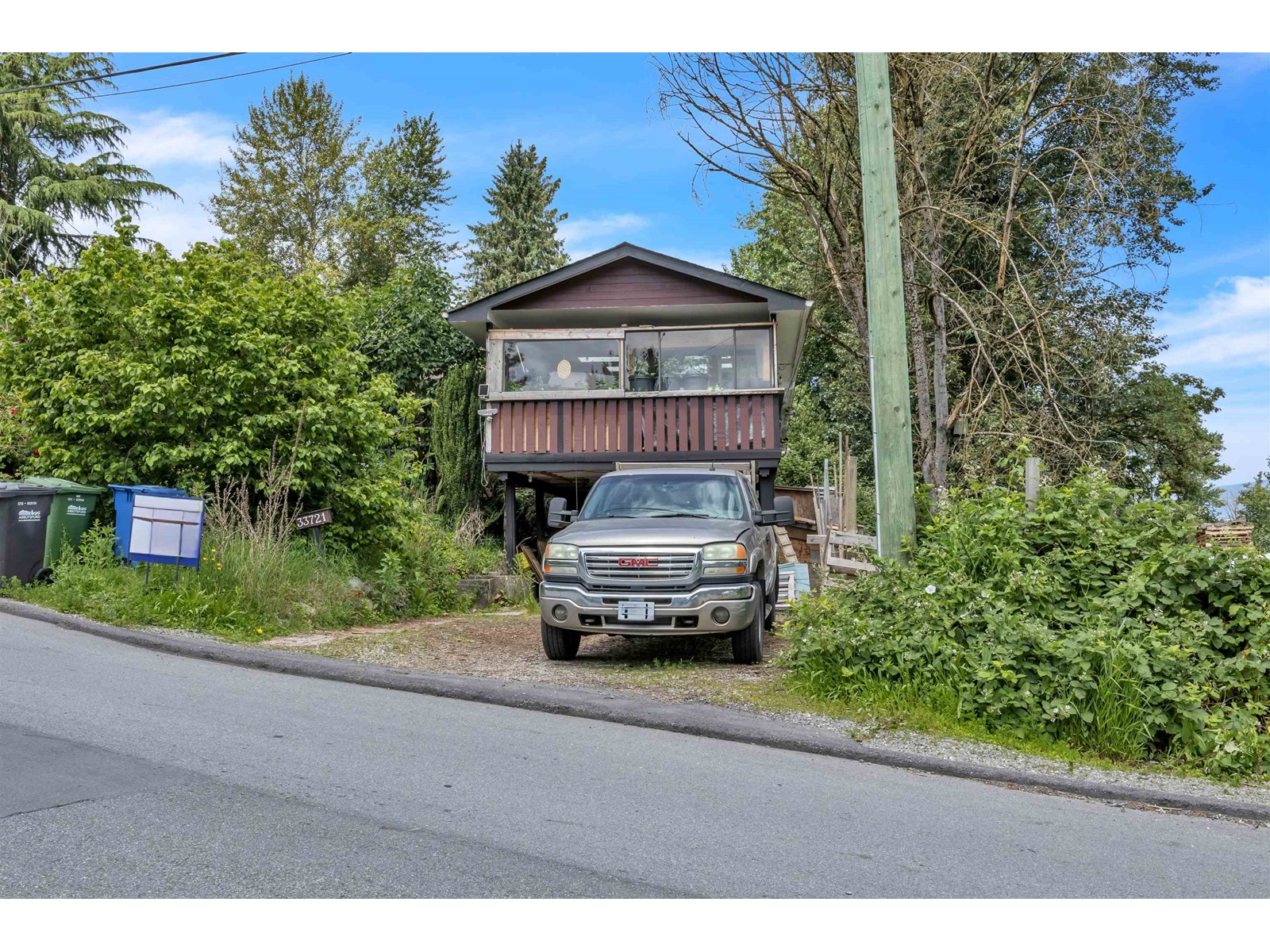 Property at 33721 MOREY AVENUE image 2