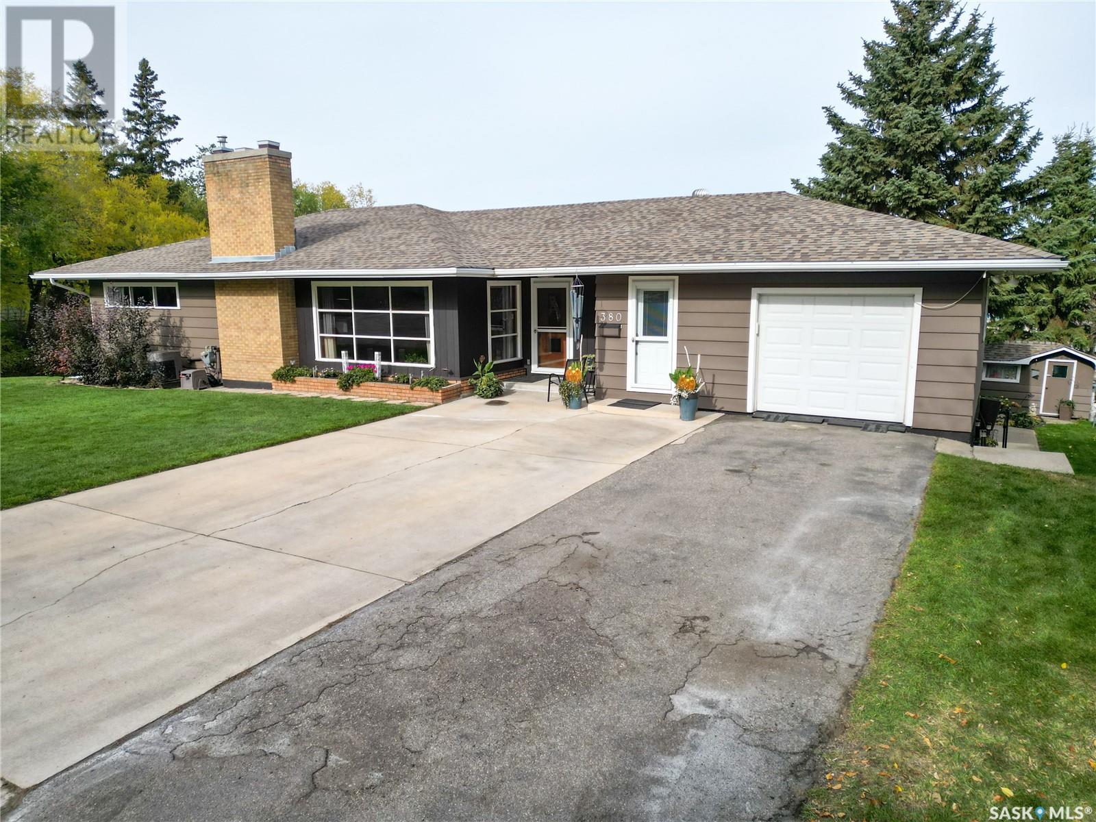 Property at 380 19th STREET W image 1