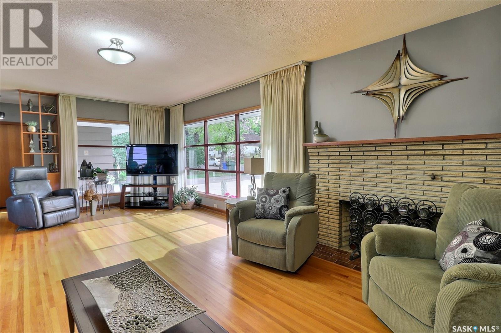 Property at 380 19th STREET W image 5