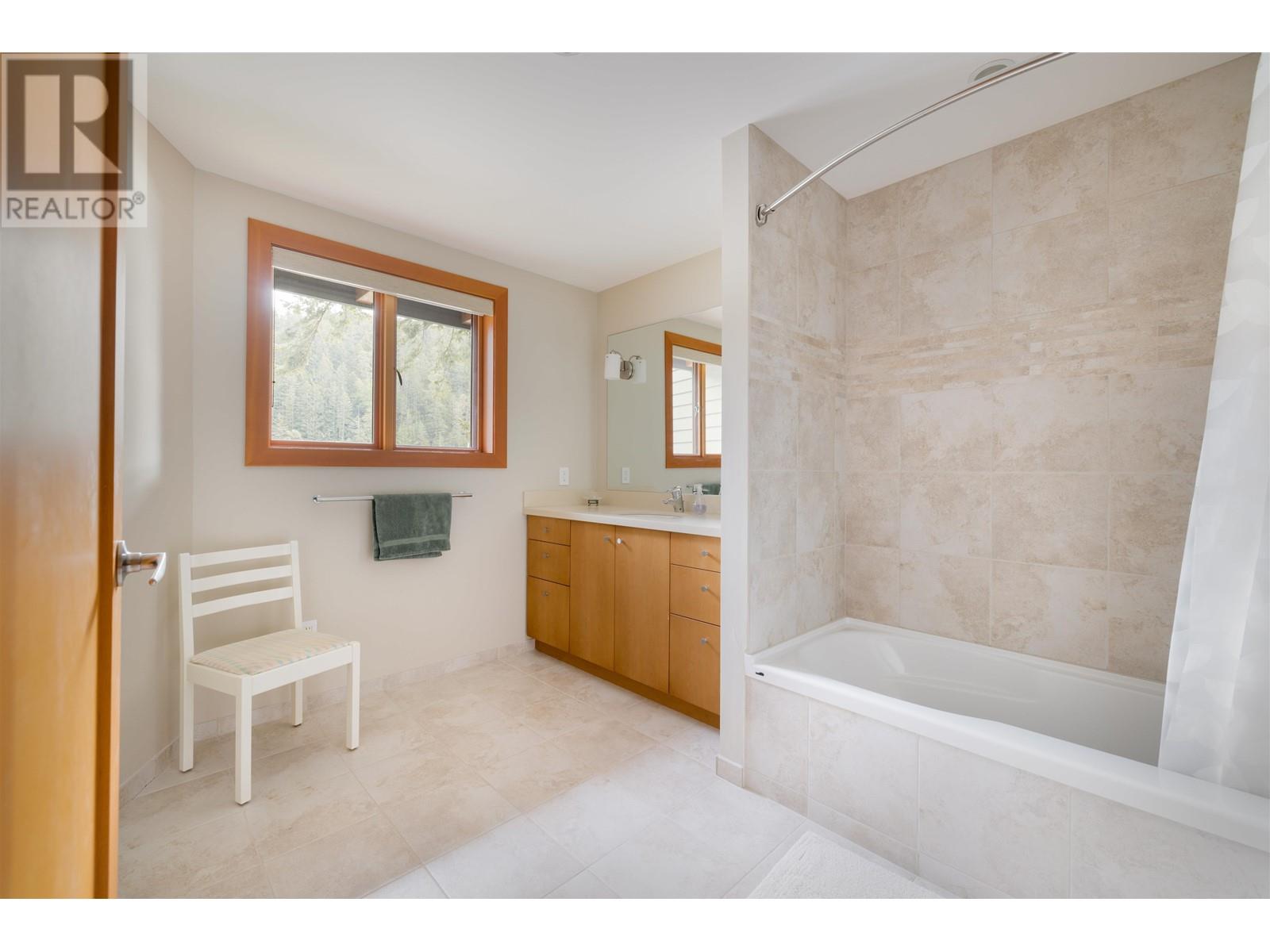 Lot A-B Turnagain Island, Halfmoon Bay, British Columbia  V7Z 1B7 - Photo 25 - R2890261
