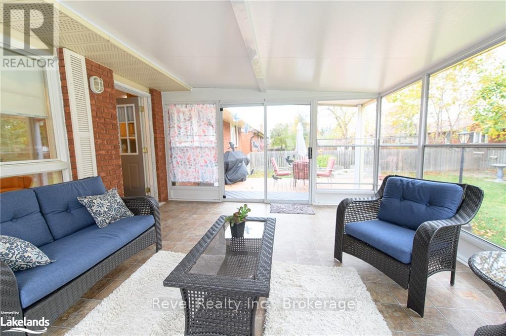 29 Shaw Street, Springwater, Ontario  L0L 1P0 - Photo 12 - S10438855