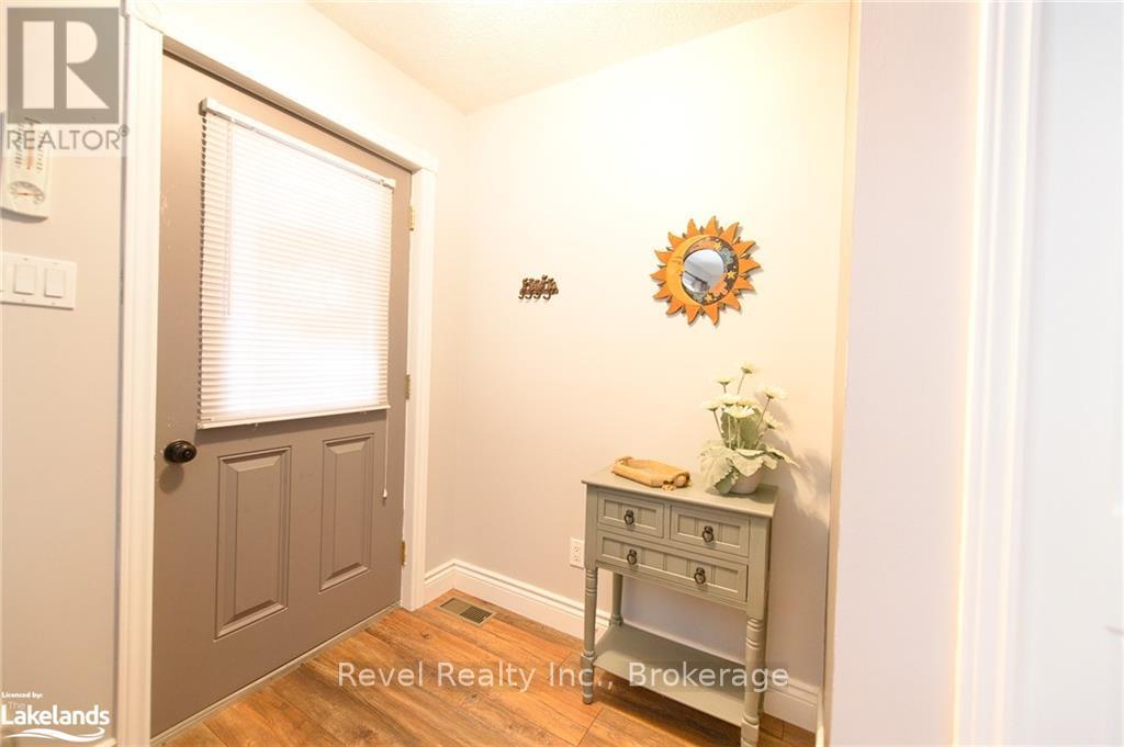 29 Shaw Street, Springwater, Ontario  L0L 1P0 - Photo 2 - S10438855