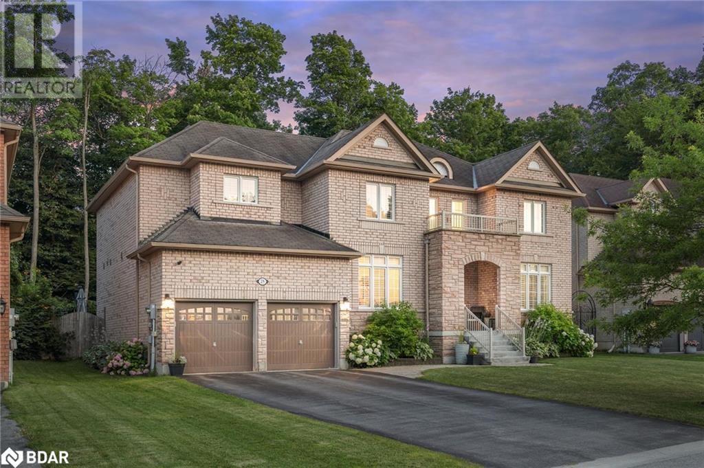 28 Camelot Square, Barrie, Ontario  L4M 0C3 - Photo 3 - 40680486