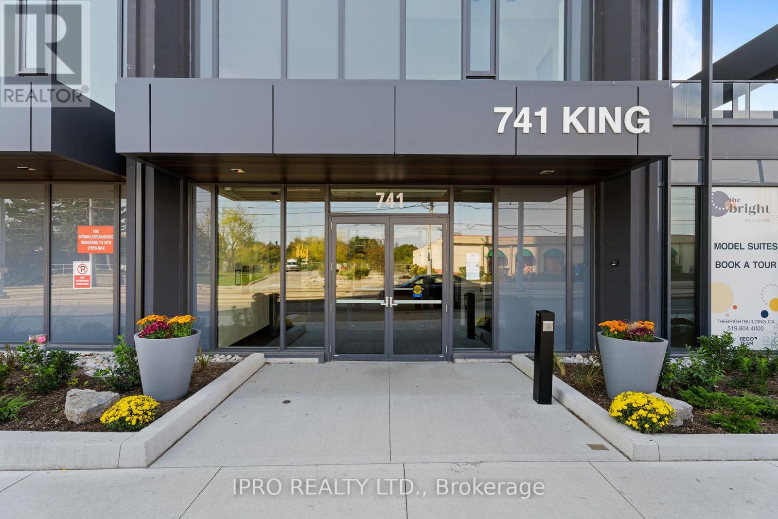 Property at 509 - 741 KING STREET W image 2