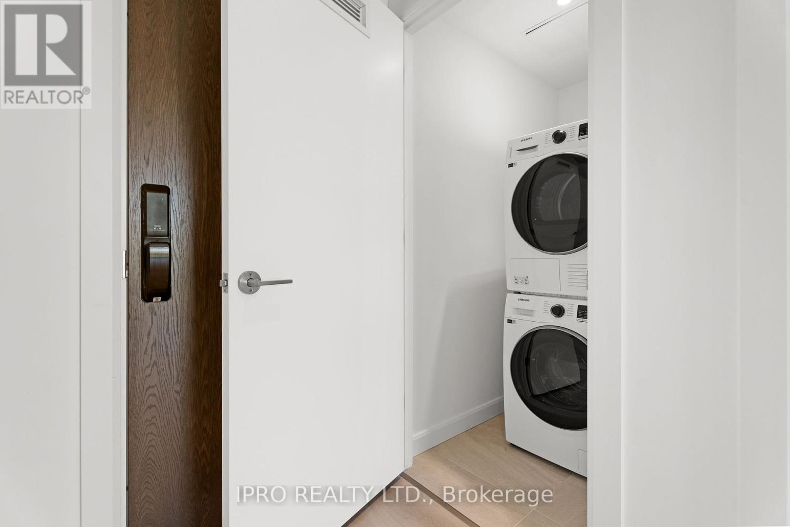 Property at 509 - 741 KING STREET W image 4