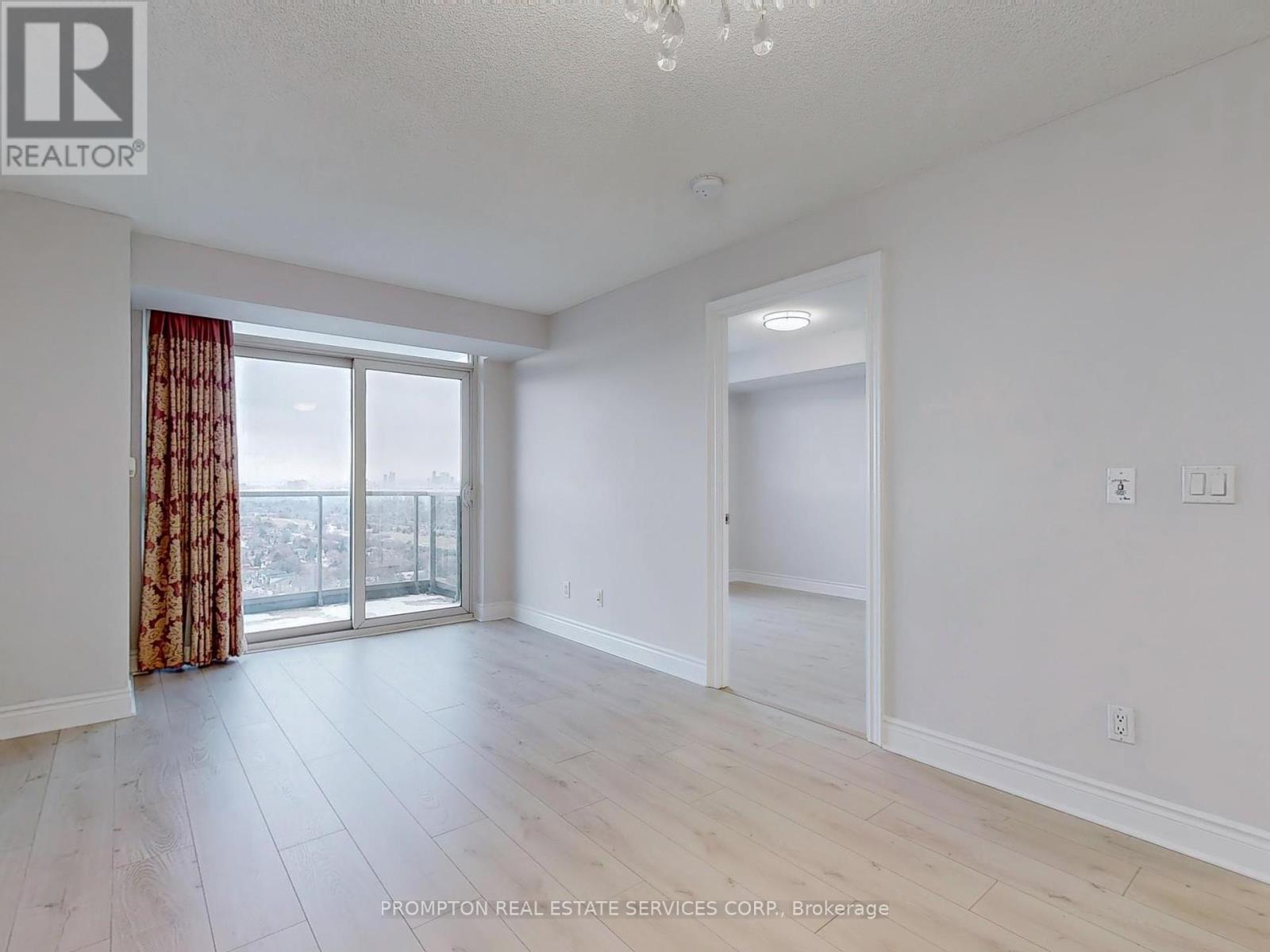 Property at 2811 - 15 GREENVIEW AVENUE image 5