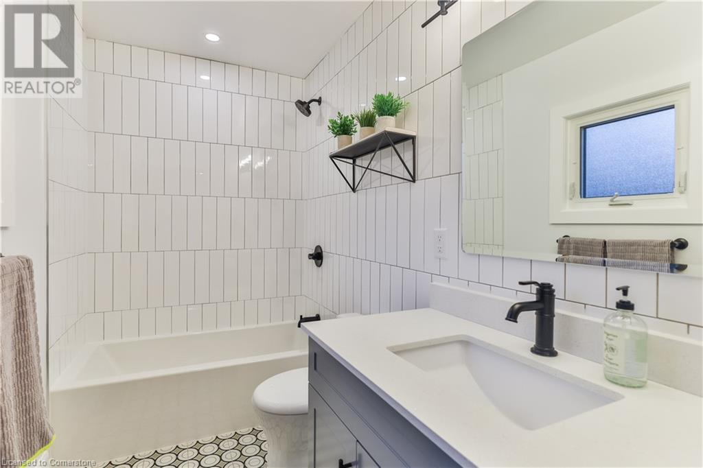 55 Deschene Avenue, Hamilton, Ontario  L9A 3J8 - Photo 15 - 40687962