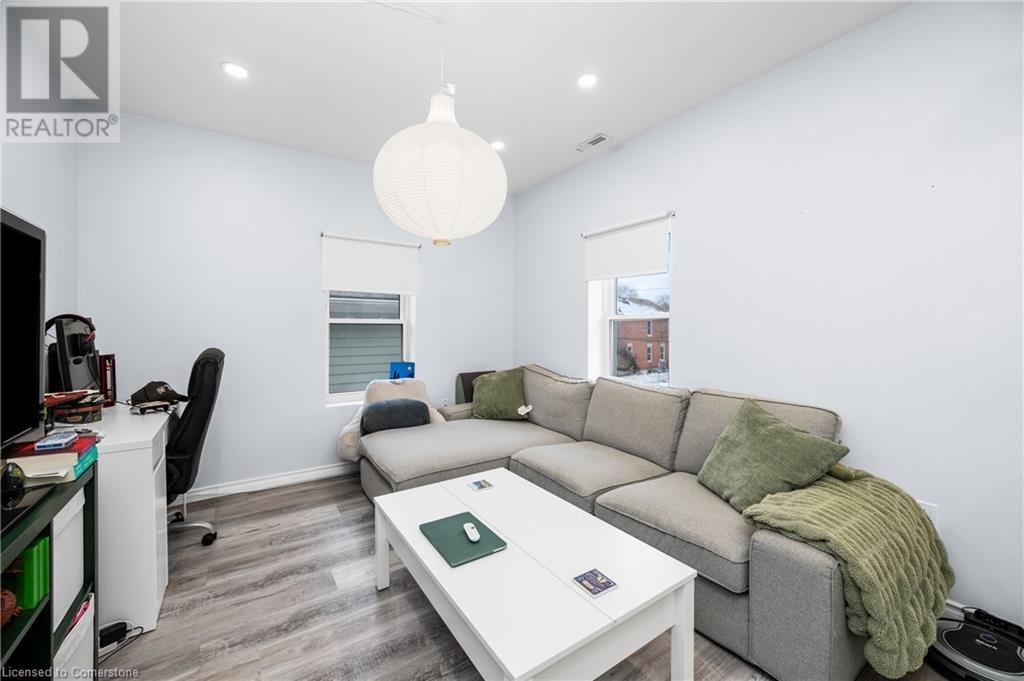 22 Catherine Street, St. Catharines, Ontario  L2R 5E5 - Photo 11 - 40687853