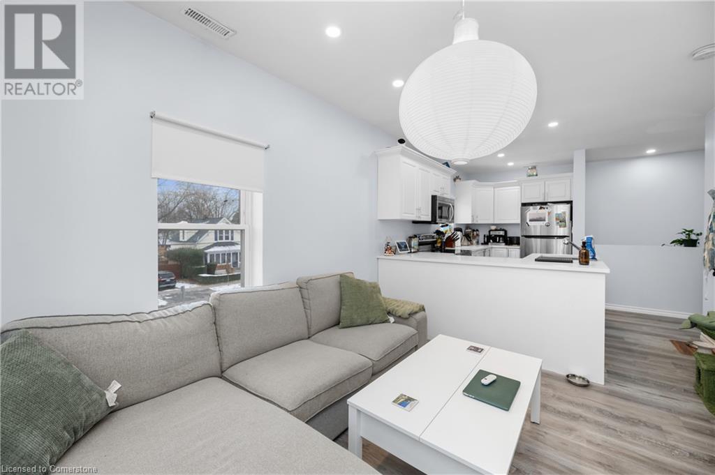 22 Catherine Street, St. Catharines, Ontario  L2R 5E5 - Photo 7 - 40687853