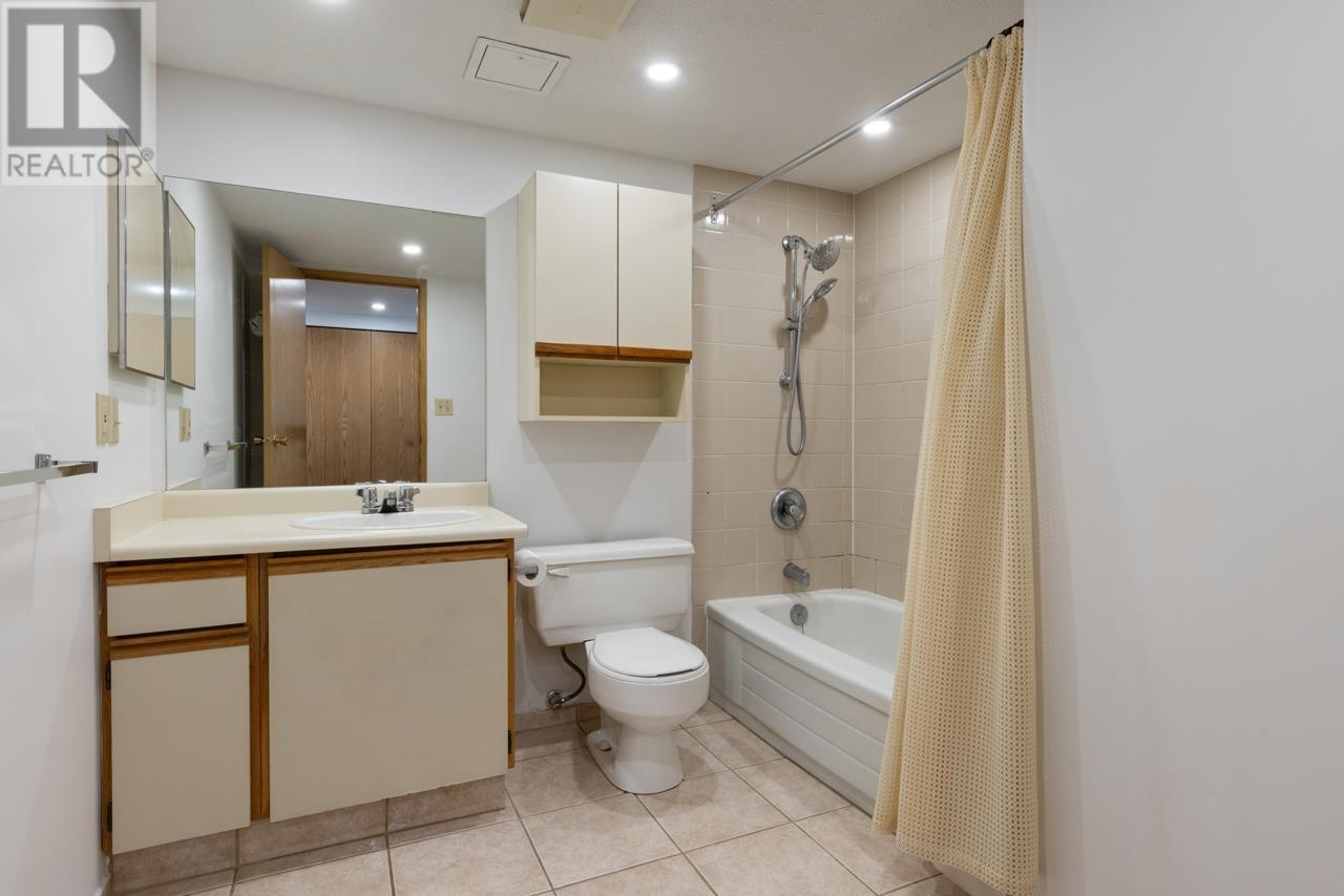 Listing Picture 14 of 27 : 502 1406 HARWOOD STREET, Vancouver / 溫哥華 - 魯藝地產 Yvonne Lu Group - MLS Medallion Club Member