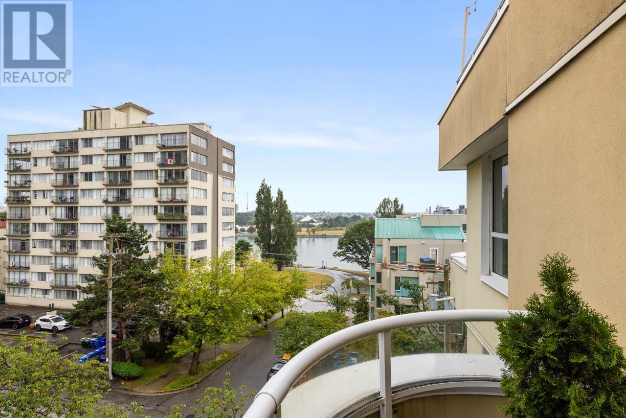 Listing Picture 22 of 27 : 502 1406 HARWOOD STREET, Vancouver / 溫哥華 - 魯藝地產 Yvonne Lu Group - MLS Medallion Club Member