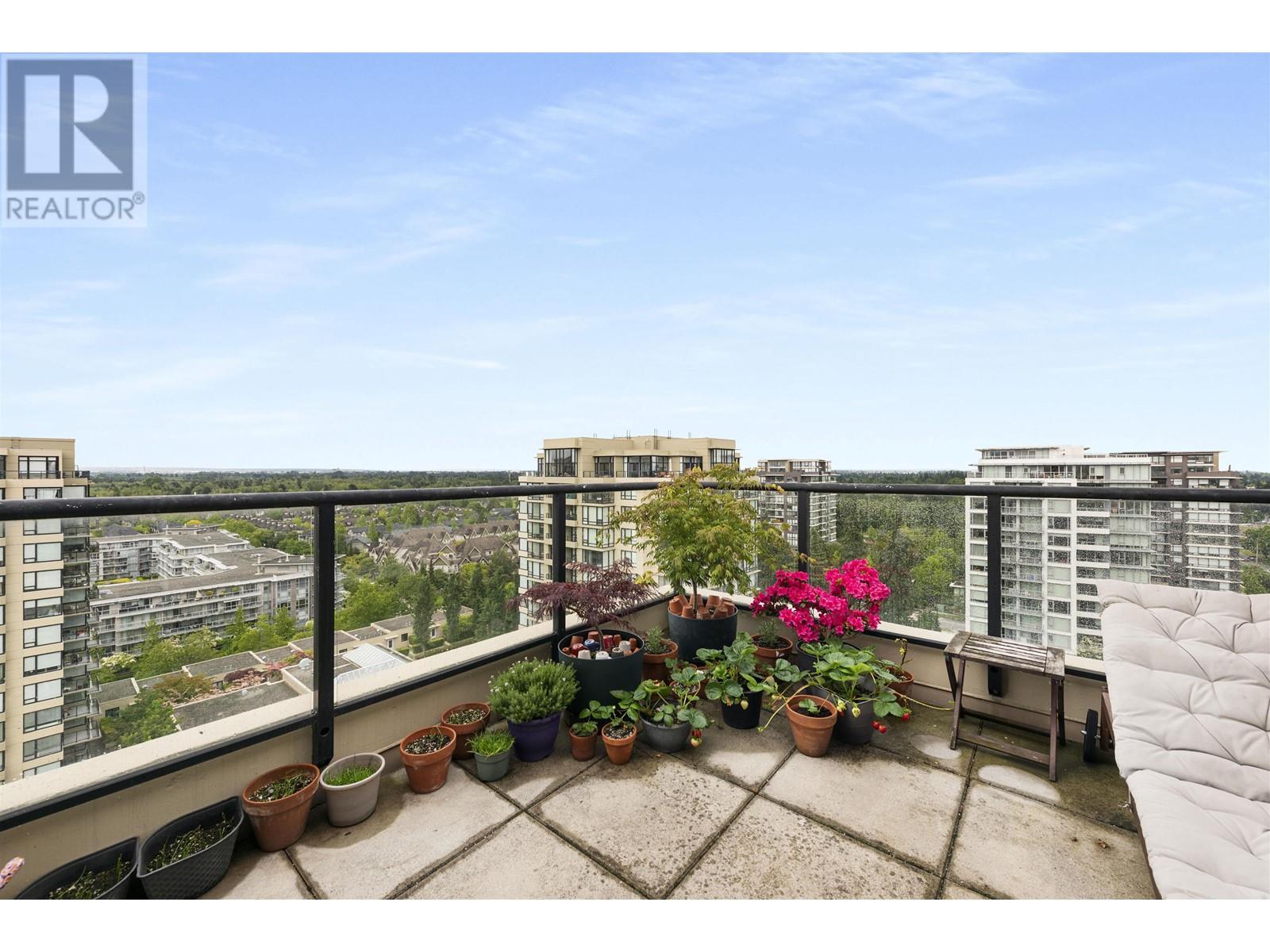 Listing Picture 19 of 32 : 1801 9180 HEMLOCK DRIVE, Richmond / 烈治文 - 魯藝地產 Yvonne Lu Group - MLS Medallion Club Member