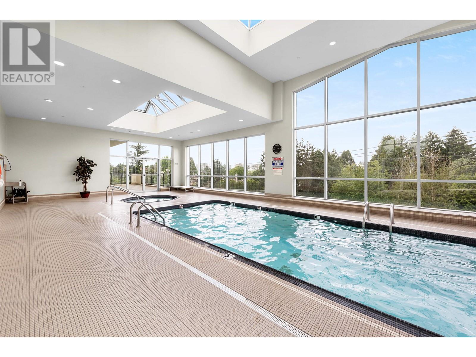 Listing Picture 26 of 32 : 1801 9180 HEMLOCK DRIVE, Richmond / 烈治文 - 魯藝地產 Yvonne Lu Group - MLS Medallion Club Member