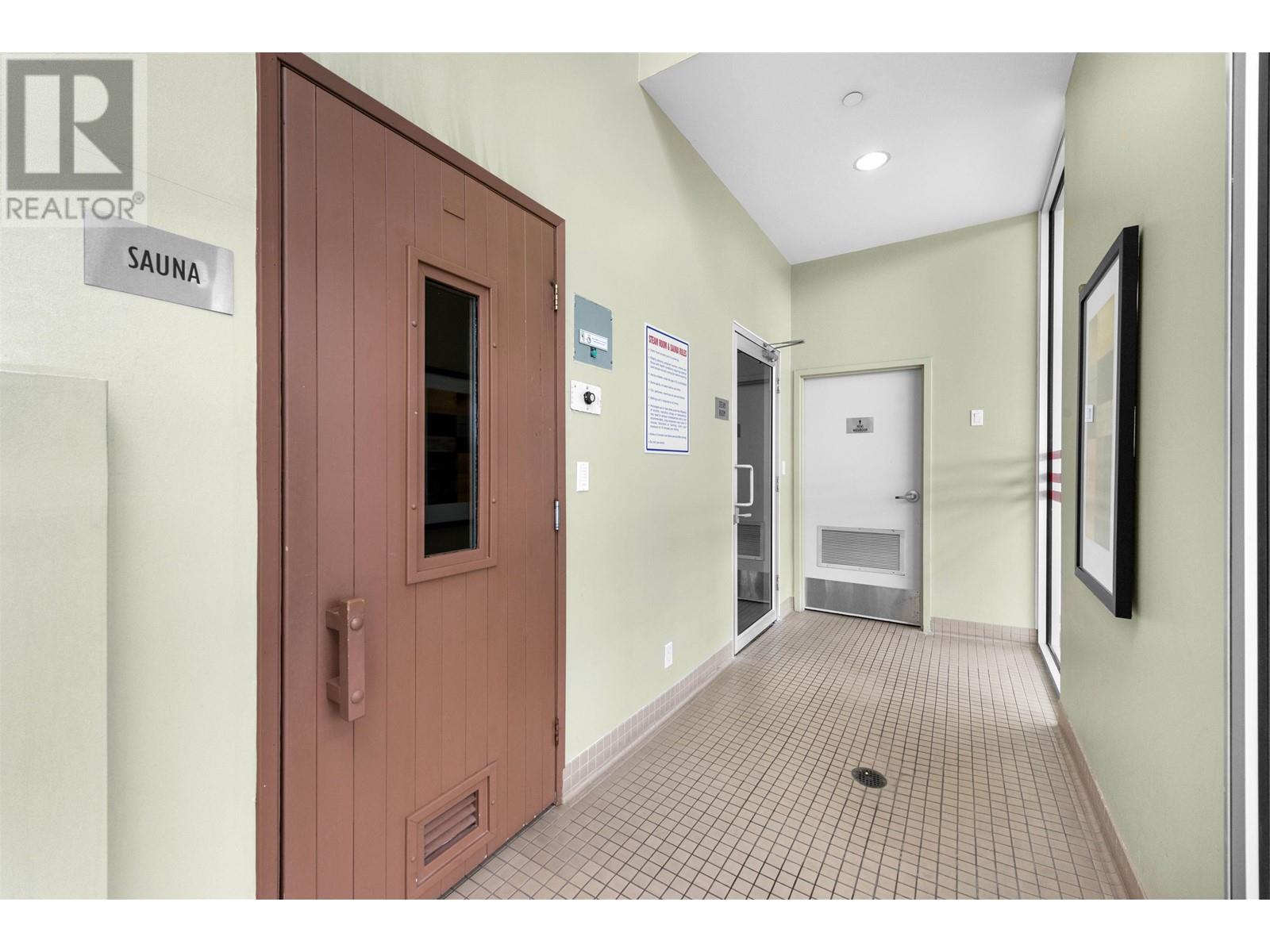 Listing Picture 27 of 32 : 1801 9180 HEMLOCK DRIVE, Richmond / 烈治文 - 魯藝地產 Yvonne Lu Group - MLS Medallion Club Member