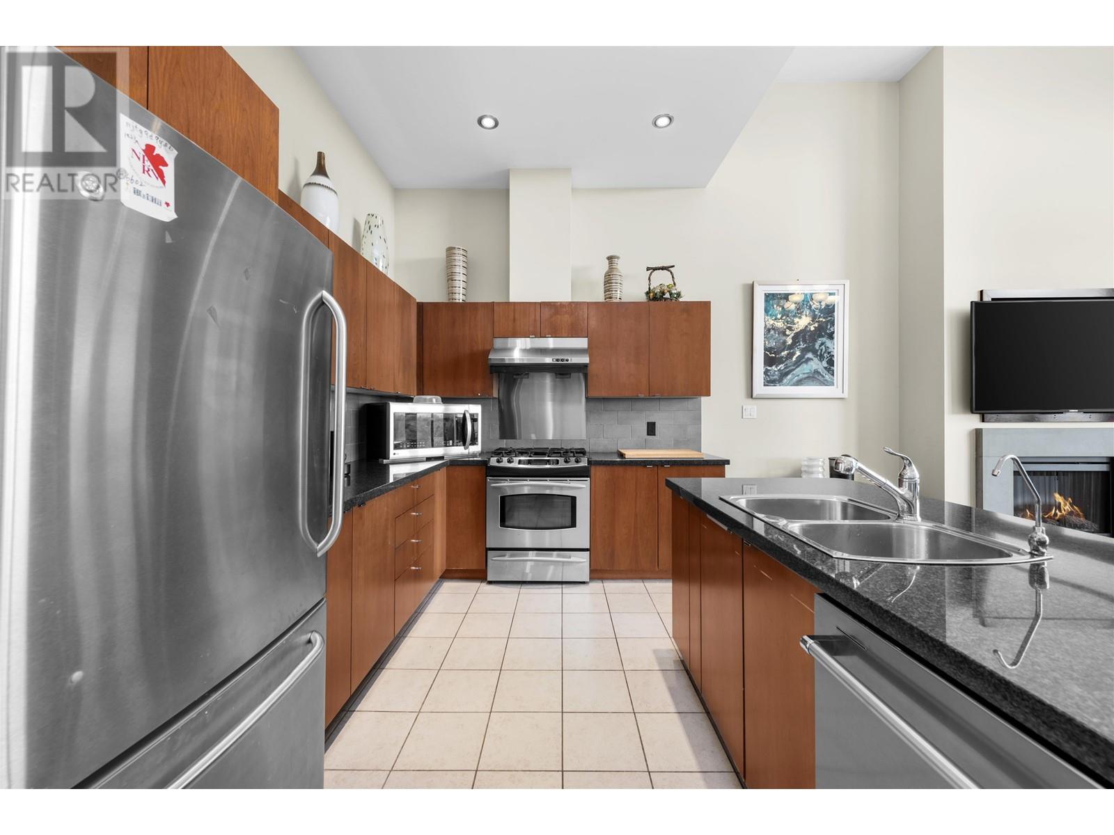 Listing Picture 7 of 32 : 1801 9180 HEMLOCK DRIVE, Richmond / 烈治文 - 魯藝地產 Yvonne Lu Group - MLS Medallion Club Member