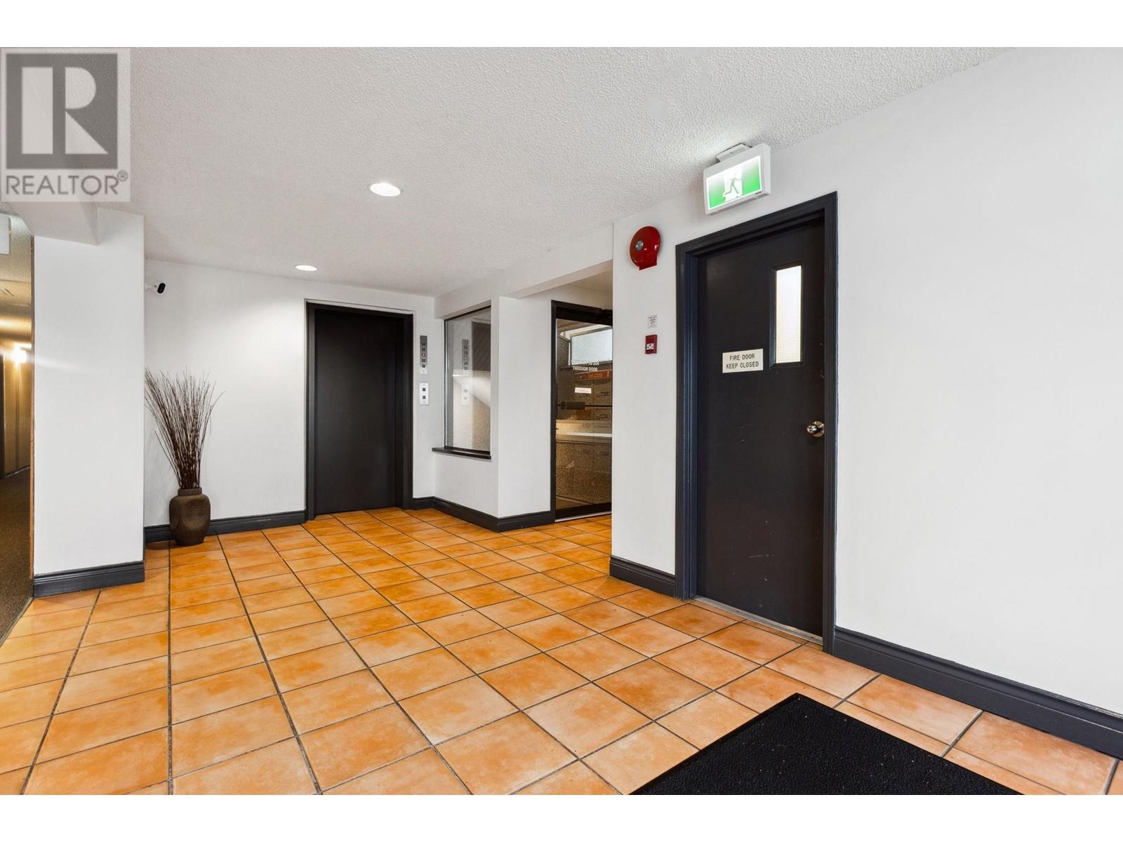 Listing Picture 10 of 11 : 212 1350 COMOX STREET, Vancouver / 溫哥華 - 魯藝地產 Yvonne Lu Group - MLS Medallion Club Member