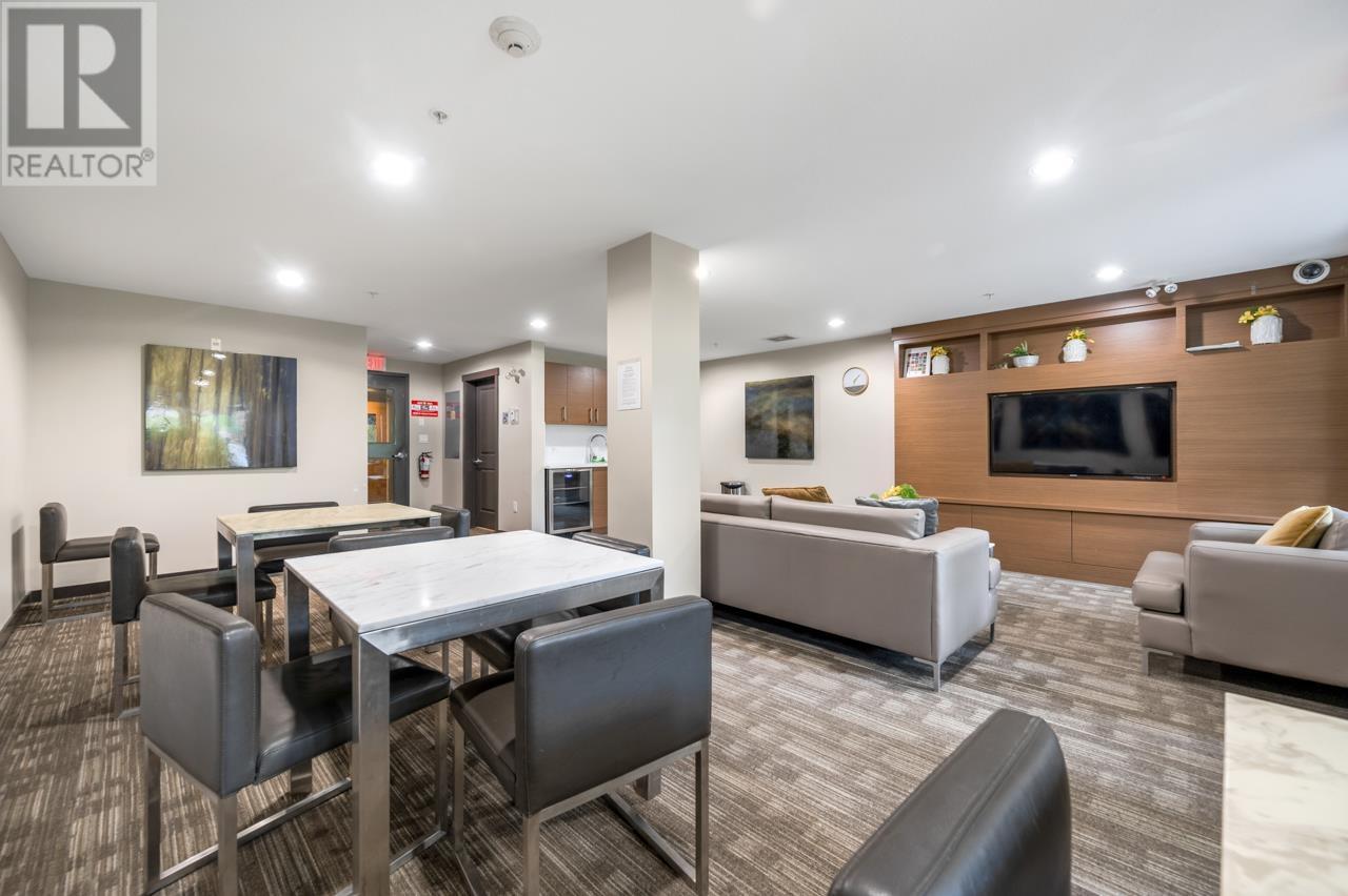 Listing Picture 24 of 28 : 213 3163 RIVERWALK AVENUE, Vancouver / 溫哥華 - 魯藝地產 Yvonne Lu Group - MLS Medallion Club Member