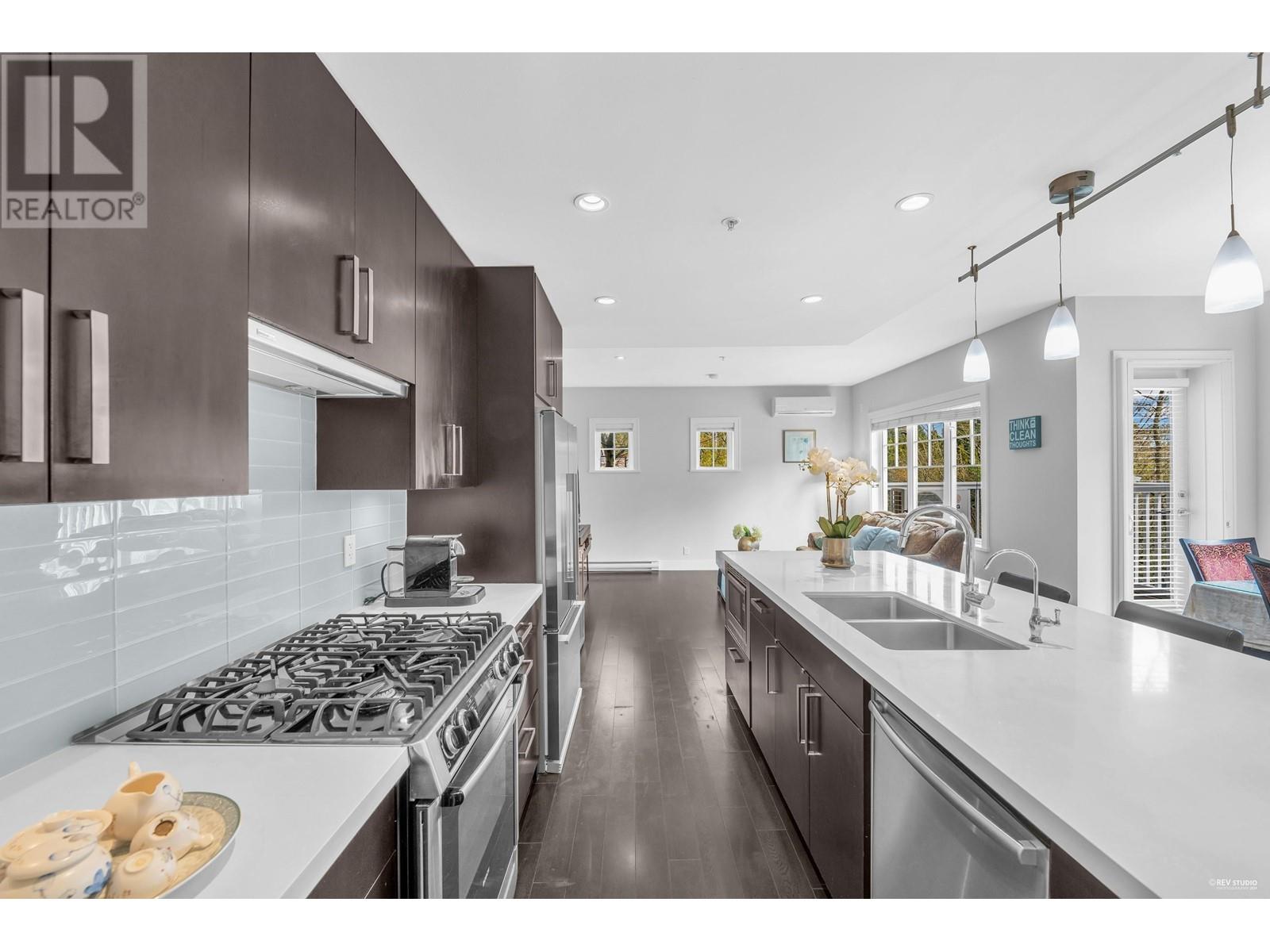 Listing Picture 14 of 32 : 1481 TILNEY MEWS, Vancouver / 溫哥華 - 魯藝地產 Yvonne Lu Group - MLS Medallion Club Member