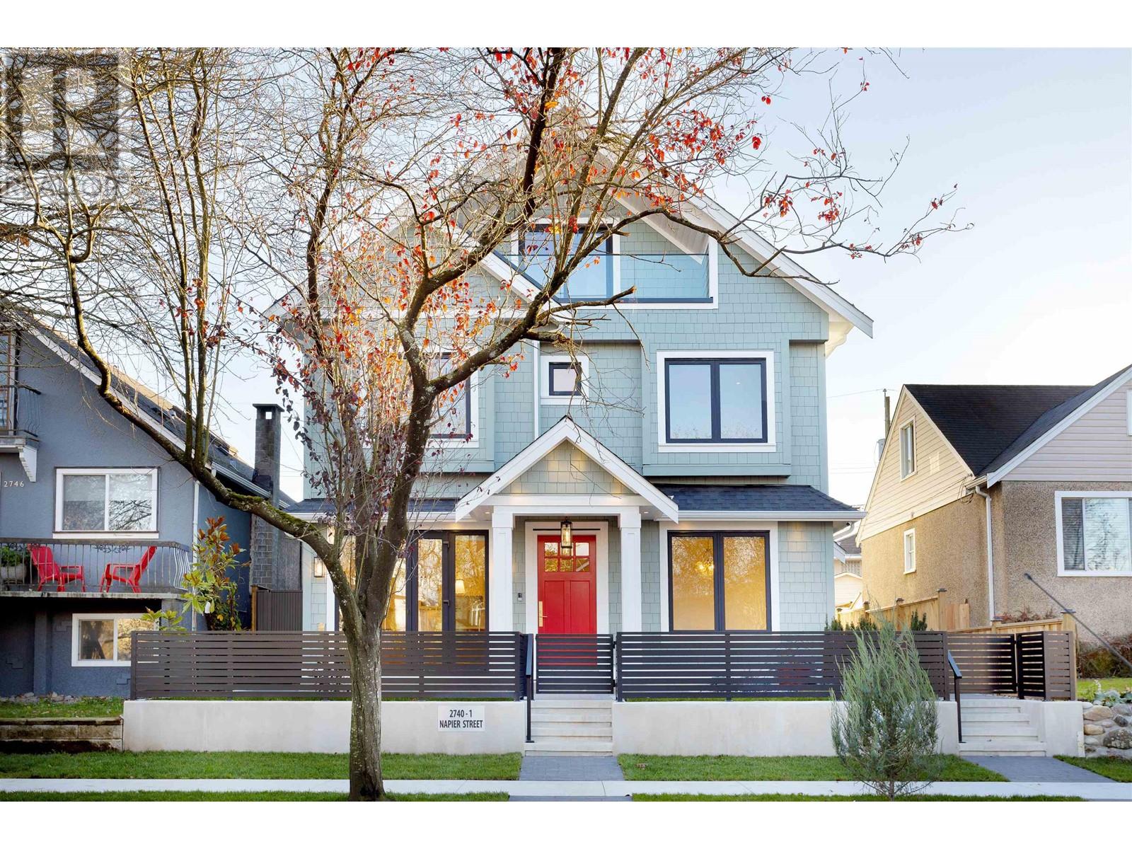 1 2740 NAPIER STREET, Vancouver