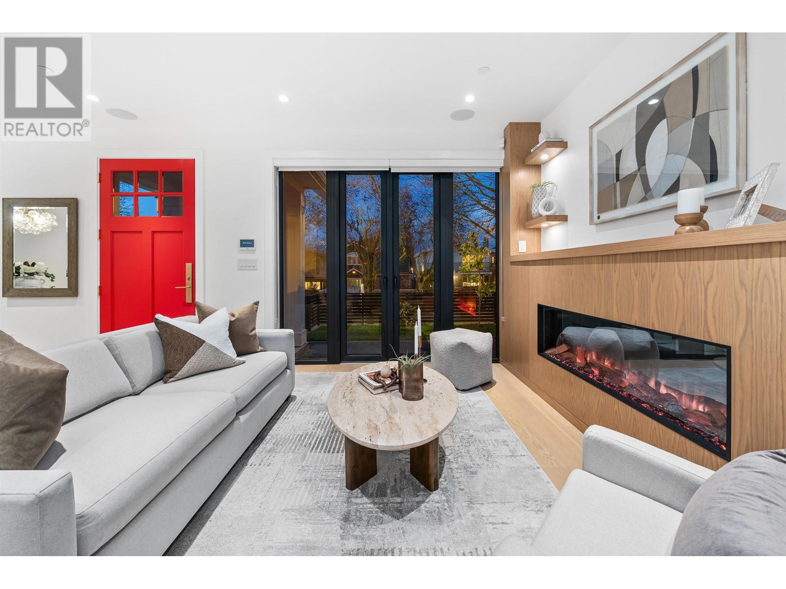 Listing Picture 14 of 38 : 1 2740 NAPIER STREET, Vancouver / 溫哥華 - 魯藝地產 Yvonne Lu Group - MLS Medallion Club Member