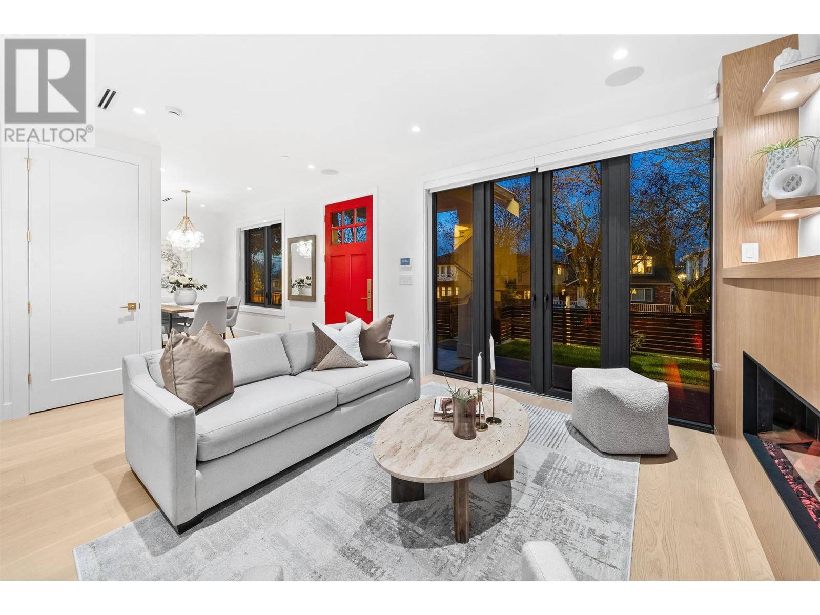 Listing Picture 15 of 38 : 1 2740 NAPIER STREET, Vancouver / 溫哥華 - 魯藝地產 Yvonne Lu Group - MLS Medallion Club Member