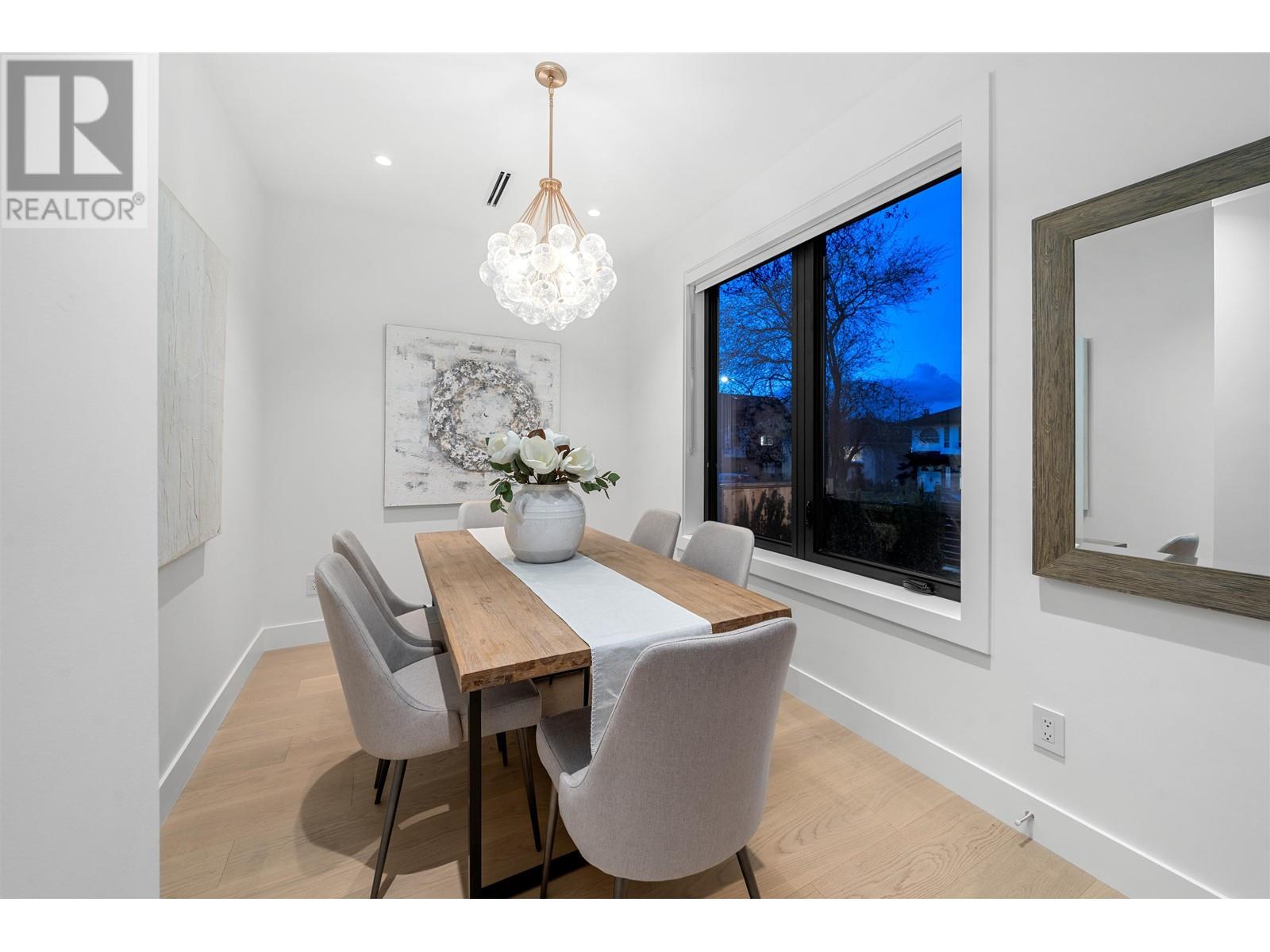 Listing Picture 17 of 38 : 1 2740 NAPIER STREET, Vancouver / 溫哥華 - 魯藝地產 Yvonne Lu Group - MLS Medallion Club Member