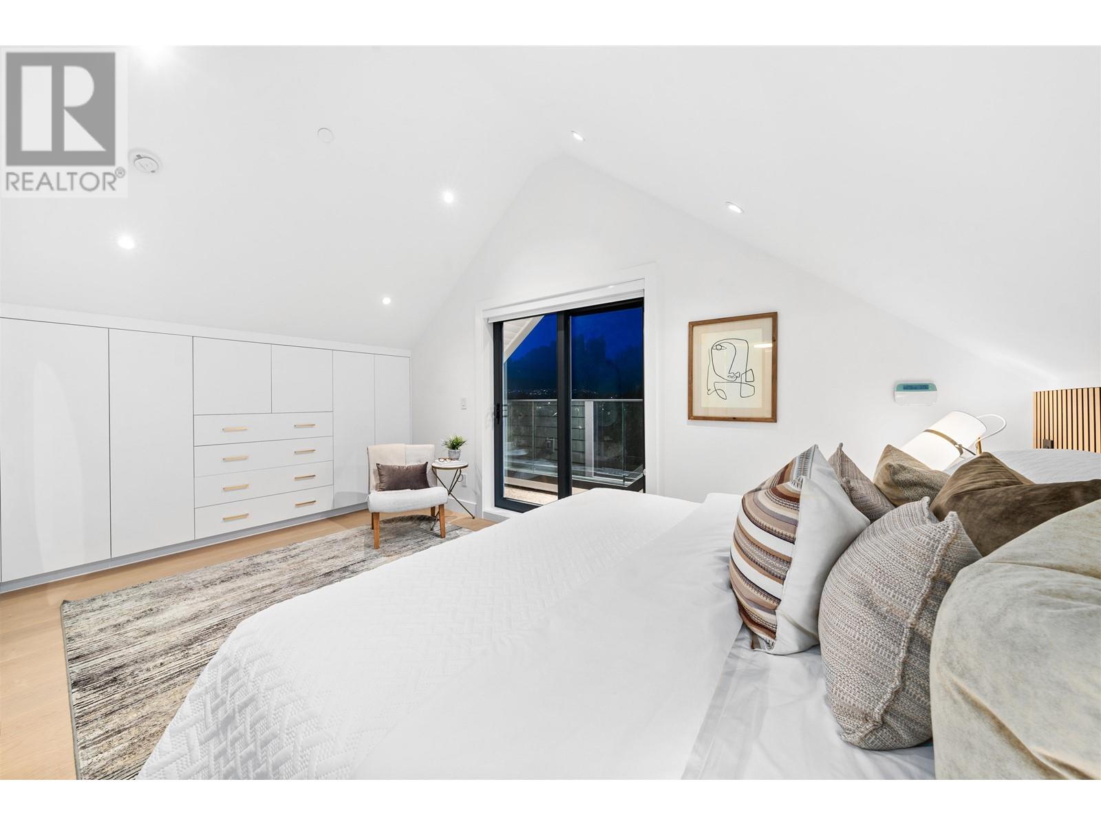 Listing Picture 21 of 38 : 1 2740 NAPIER STREET, Vancouver / 溫哥華 - 魯藝地產 Yvonne Lu Group - MLS Medallion Club Member