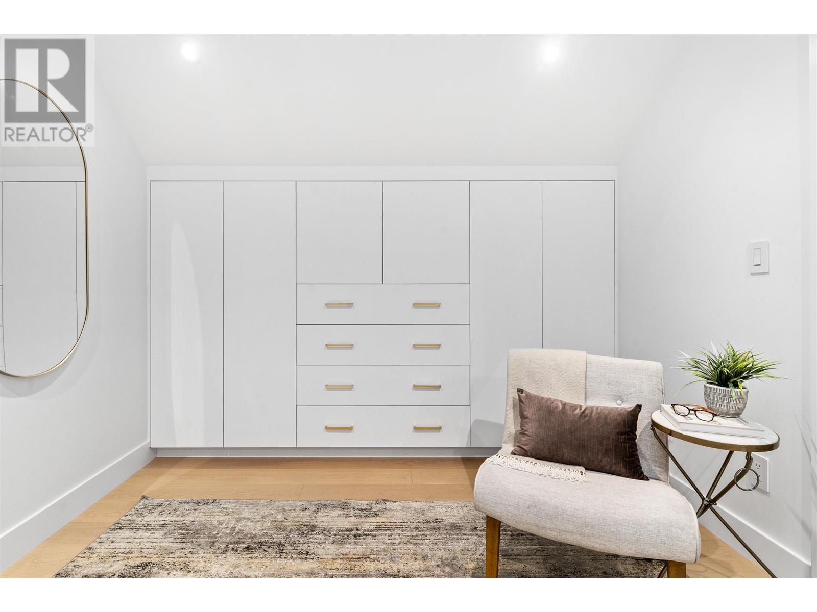 Listing Picture 22 of 38 : 1 2740 NAPIER STREET, Vancouver / 溫哥華 - 魯藝地產 Yvonne Lu Group - MLS Medallion Club Member