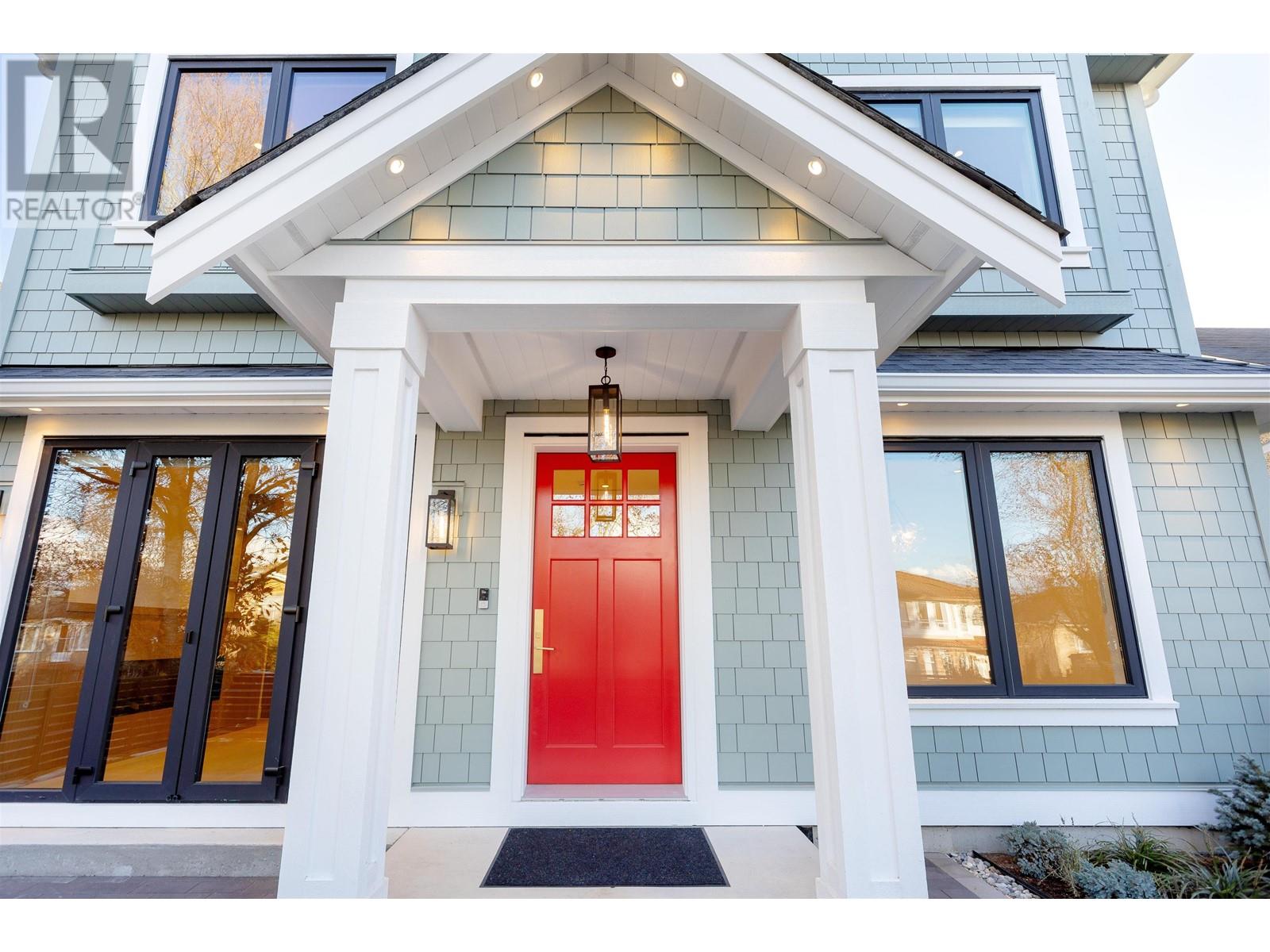 Listing Picture 3 of 38 : 1 2740 NAPIER STREET, Vancouver / 溫哥華 - 魯藝地產 Yvonne Lu Group - MLS Medallion Club Member