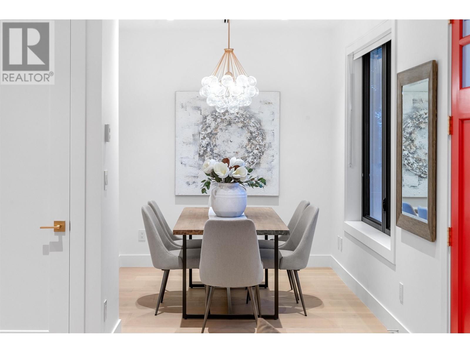 Listing Picture 34 of 38 : 1 2740 NAPIER STREET, Vancouver / 溫哥華 - 魯藝地產 Yvonne Lu Group - MLS Medallion Club Member