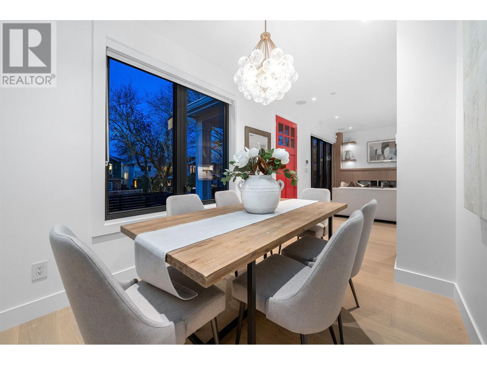 Listing Picture 6 of 38 : 1 2740 NAPIER STREET, Vancouver / 溫哥華 - 魯藝地產 Yvonne Lu Group - MLS Medallion Club Member