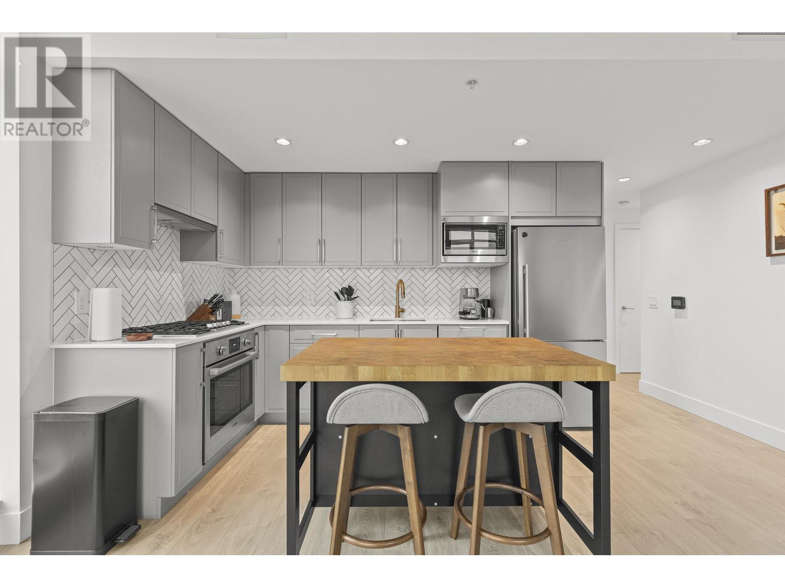 Listing Picture 11 of 33 : 601 2435 KINGSWAY, Vancouver / 溫哥華 - 魯藝地產 Yvonne Lu Group - MLS Medallion Club Member