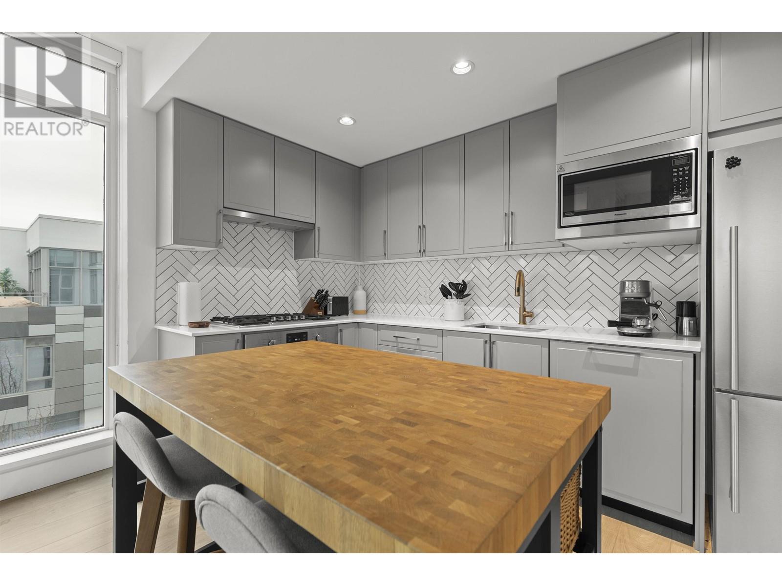 Listing Picture 13 of 33 : 601 2435 KINGSWAY, Vancouver / 溫哥華 - 魯藝地產 Yvonne Lu Group - MLS Medallion Club Member